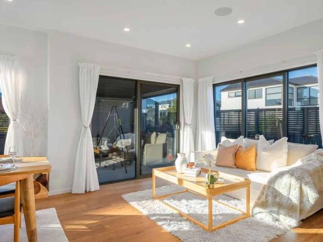 House for rent in Paremoremo