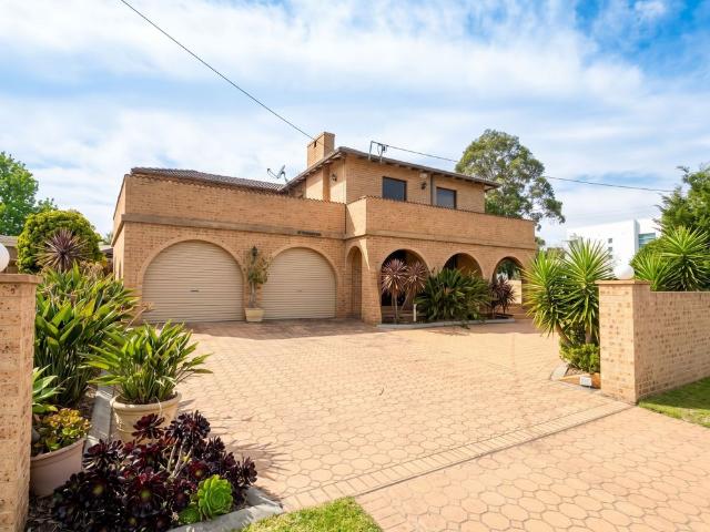 House for rent in Smithfield, Sydney