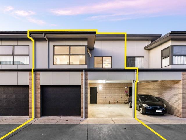 Townhouse for sale in Toombul, Queensland