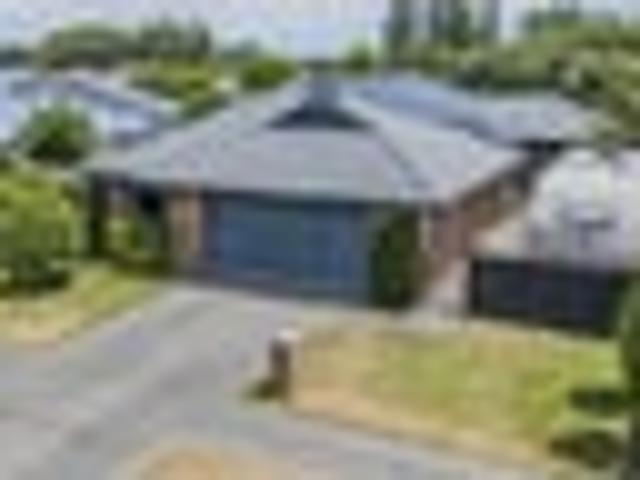 House for sale in Chaslands, Canterbury