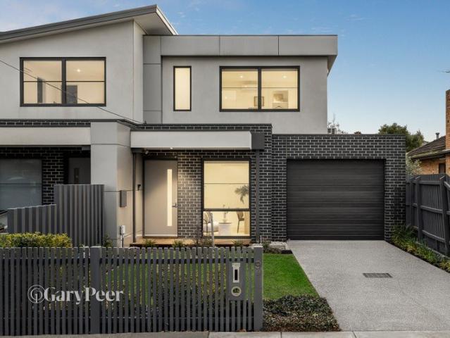 Townhouse for sale in Camerons Creek, Victoria