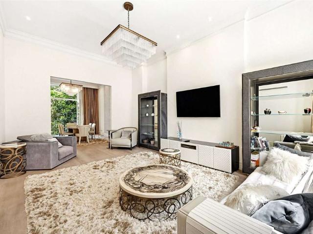 House for rent in Kensington, Greater London