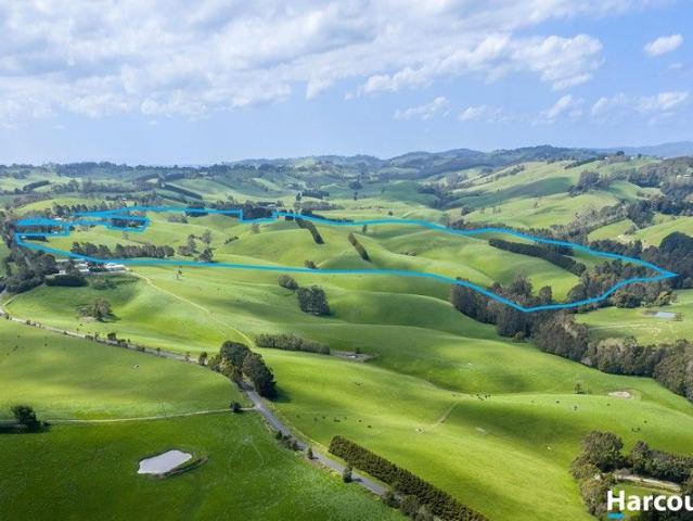 Cottage for sale in Fish Creek, Victoria