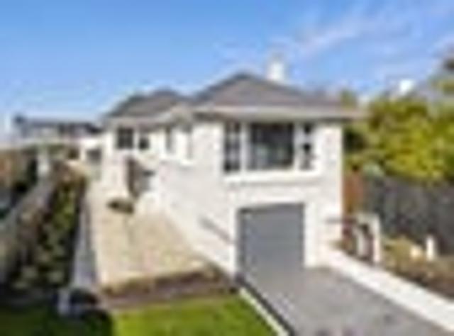 House for sale in Otakou