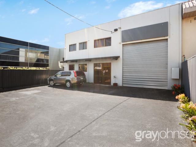 Warehouse for rent in Thornbury, Melbourne