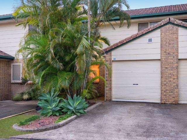 Townhouse for sale in Edens Landing
