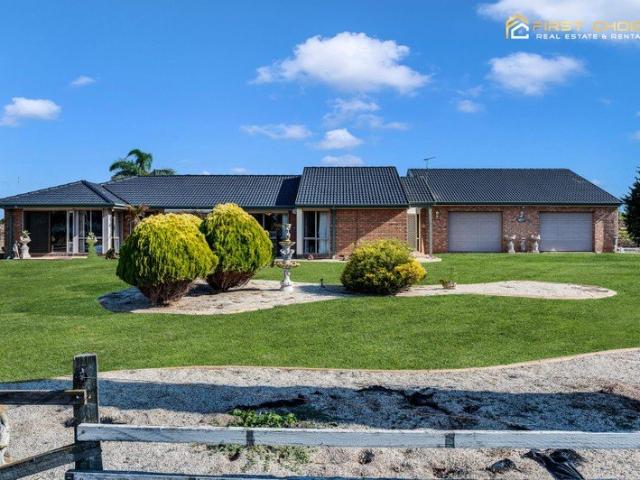 Cottage for sale in Avalon, Victoria