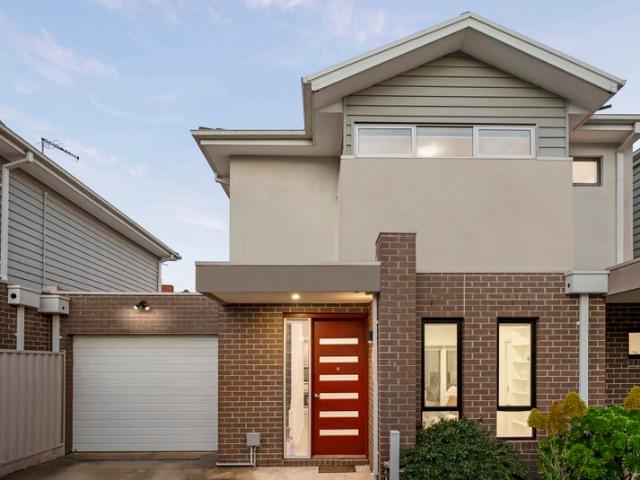 Townhouse for sale in Camerons Creek, Victoria