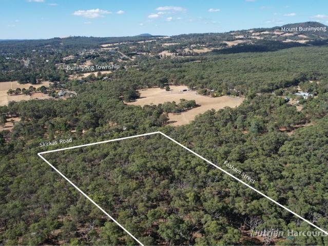Cottage for sale in Buninyong, Victoria