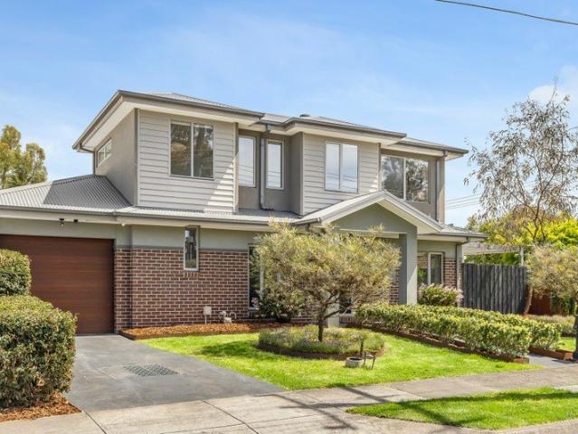 Townhouse for sale in Croydon, Melbourne