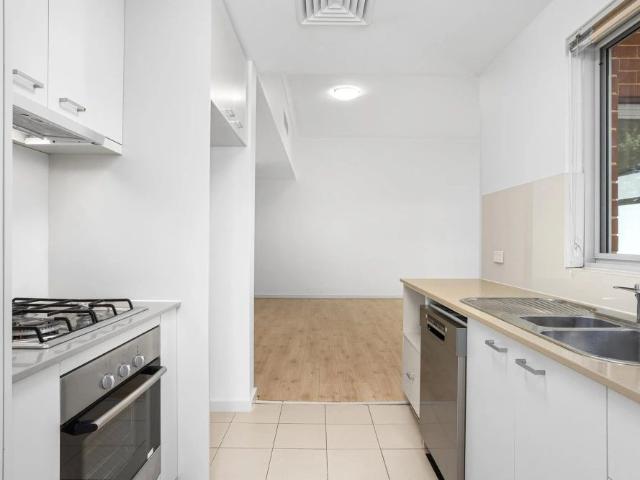 Apartment for rent in East Perth, Perth
