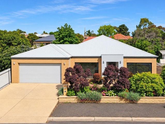 House for sale in Stawell, Shire of Northern Grampians