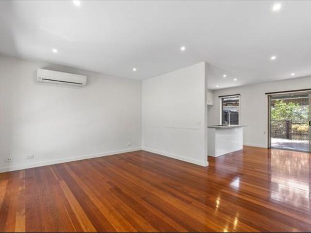 Townhouse for rent in Camerons Creek, Victoria