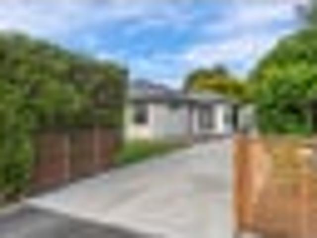House for sale in Chaslands, Canterbury