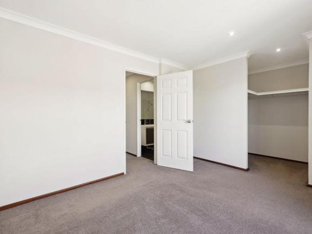 Townhouse for rent in Stirling, Western Australia