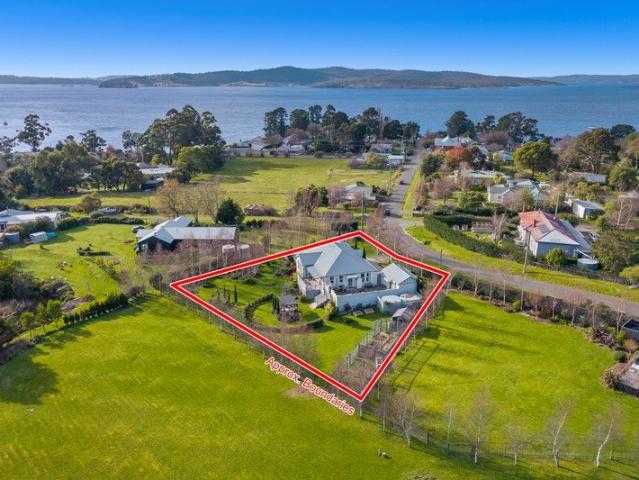 House for sale in Woodbridge, Tasmania