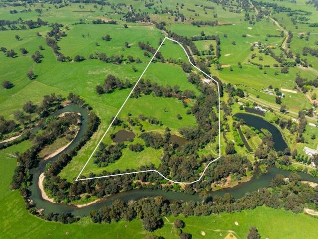 Cottage for sale in Victoria