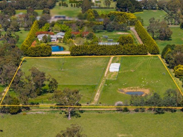 Land for sale in Woodend North, Victoria