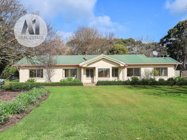 Cottage for sale in Heywood, Victoria