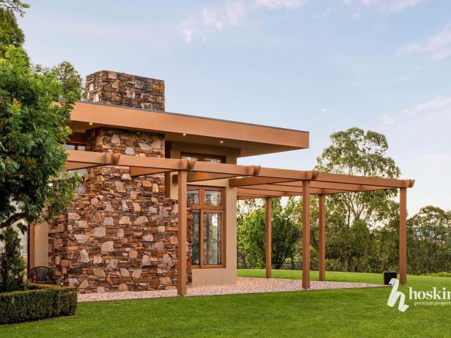 Cottage for sale in Camerons Creek, Victoria