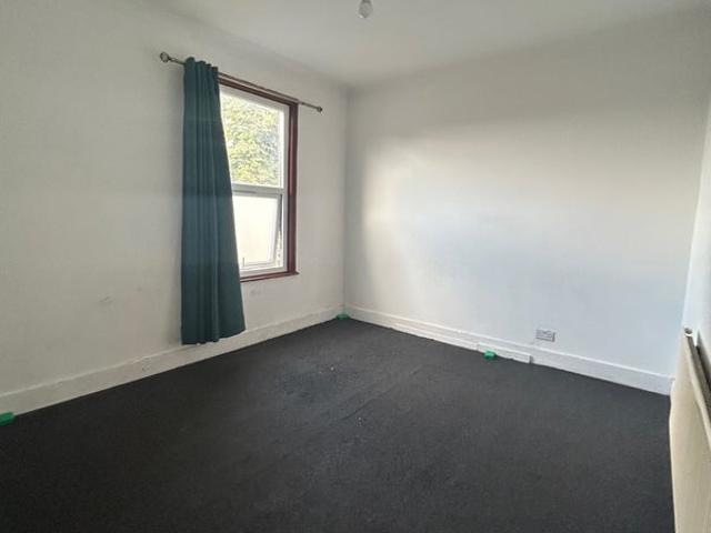 Apartment for rent in Manor Park, Greater London