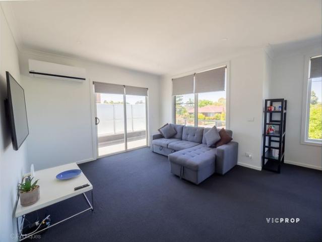 Townhouse for rent in Camerons Creek, Victoria