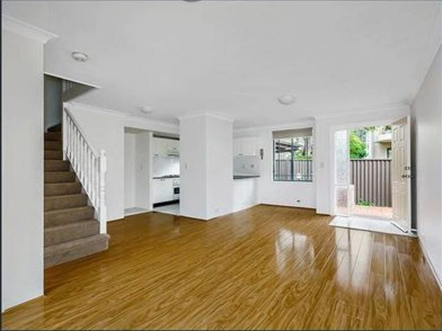 Townhouse for rent in Sydney, New South Wales