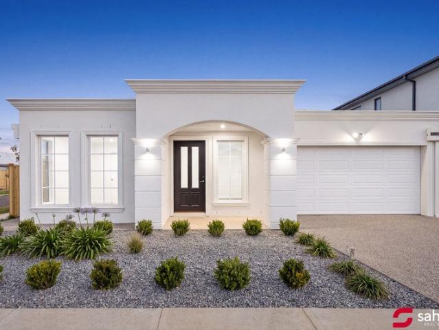 House for sale in Fraser Rise, Melbourne