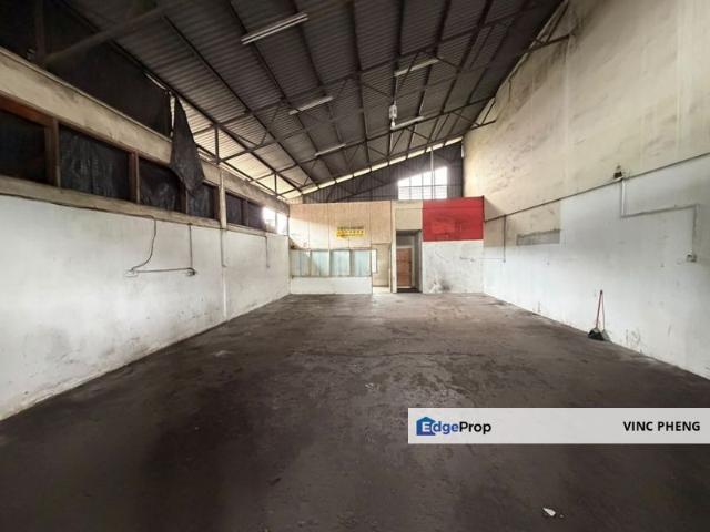 Warehouse for sale in Malaka
