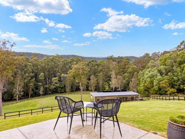 Cottage for sale in Mount Nathan, Gold Coast City