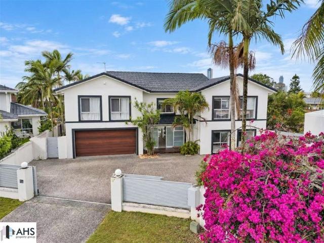 House for sale in Mermaid Waters, Gold Coast City