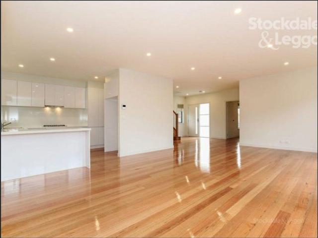 Townhouse for rent in Watsonia, Melbourne