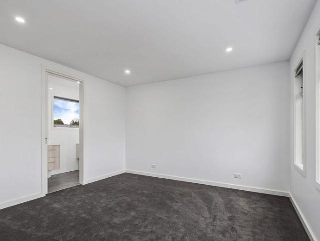 Townhouse for rent in Altona, Melbourne