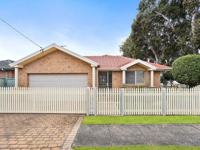 Villa for sale in Wollongong West, New South Wales