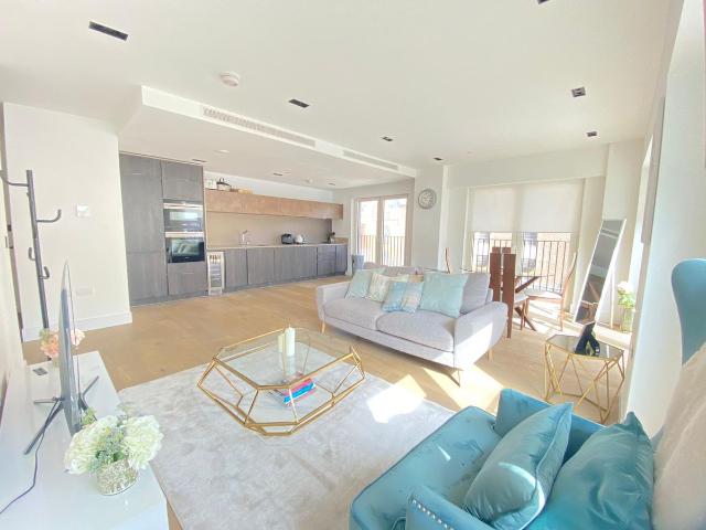Apartment for rent in Oval, Greater London