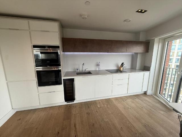 Apartment for rent in Oval, Greater London