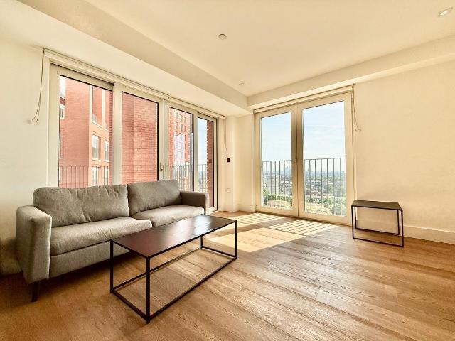 Apartment for rent in Oval, Greater London