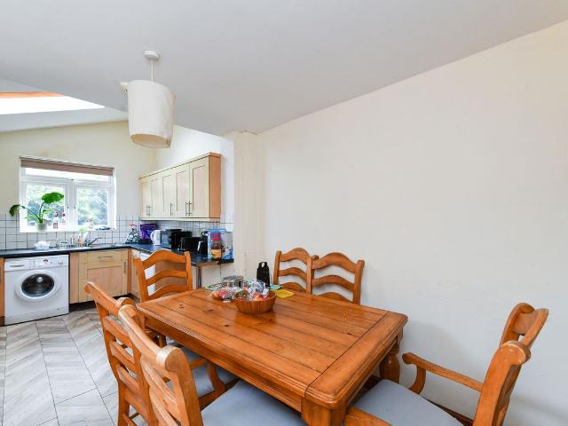 House for rent in Abbey Park, Barton In Fabis