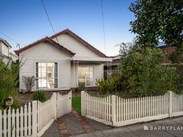 House for sale in Mckinnon