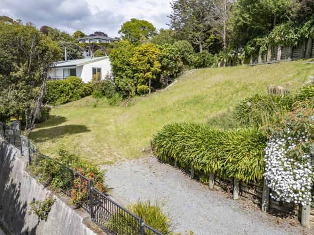 Land for sale in Chaslands, Canterbury