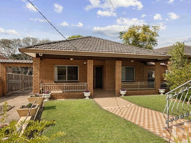 House for sale in Undercliffe, Sydney