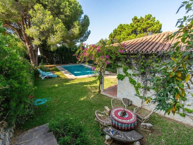 Casa en venta en Divina Pastora, Marbella