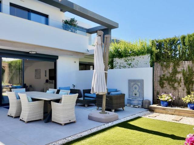 Chalet en venta en Barriada Islas Canarias, Costa del Sol Occidental