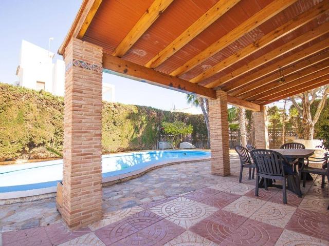 Casa en venta en La Rosaleda, Torrevieja
