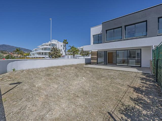 Chalet en venta en Nueva Atalaya, Costa del Sol Occidental