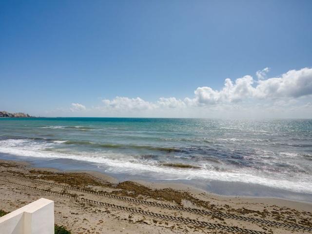 Casa en venta en Barriada Islas Canarias, Costa del Sol Occidental