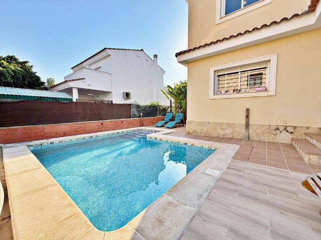 Casa en venta en Urbanització Edeta, el Camp de Túria