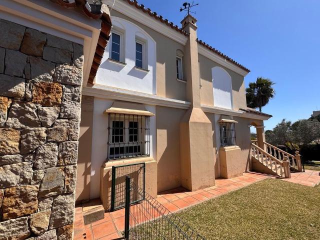 Casa en venta en Barriada Islas Canarias, Costa del Sol Occidental
