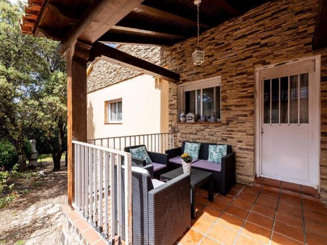 Casa en venta en Galapagar, Casa Amarilla
