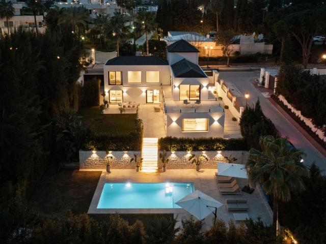 Casa en venta en Nueva Andalucía, Costa del Sol Occidental
